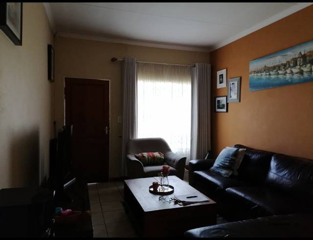 2 BEDROOM TOWNHOUSE FOR SALE IN MOHLAKENG